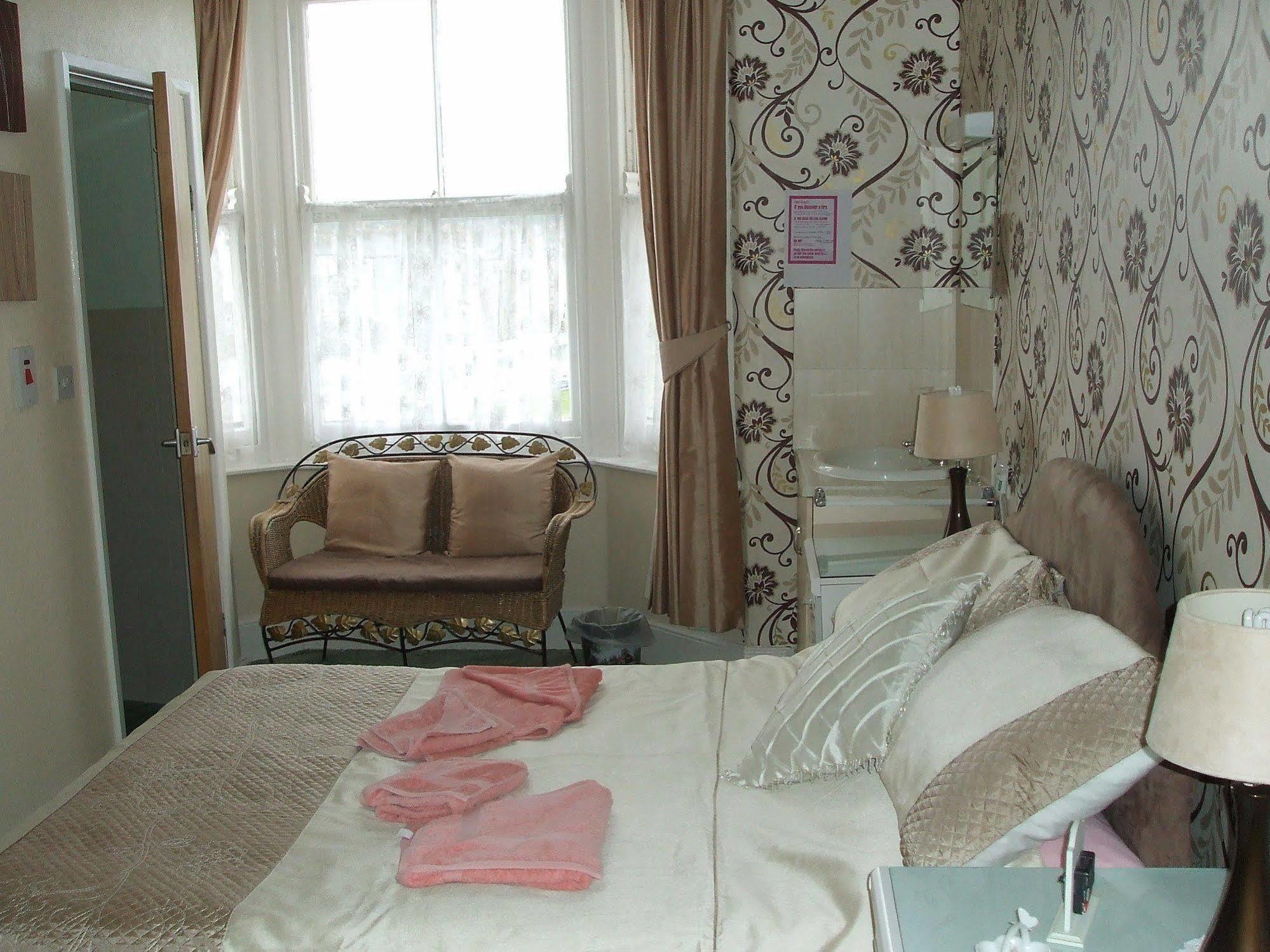 The Arran Hotel Scarborough Exterior photo